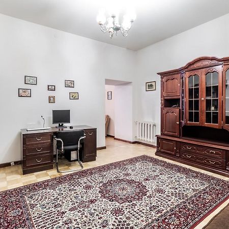 Doroshenka Antique Apartment Львов Экстерьер фото