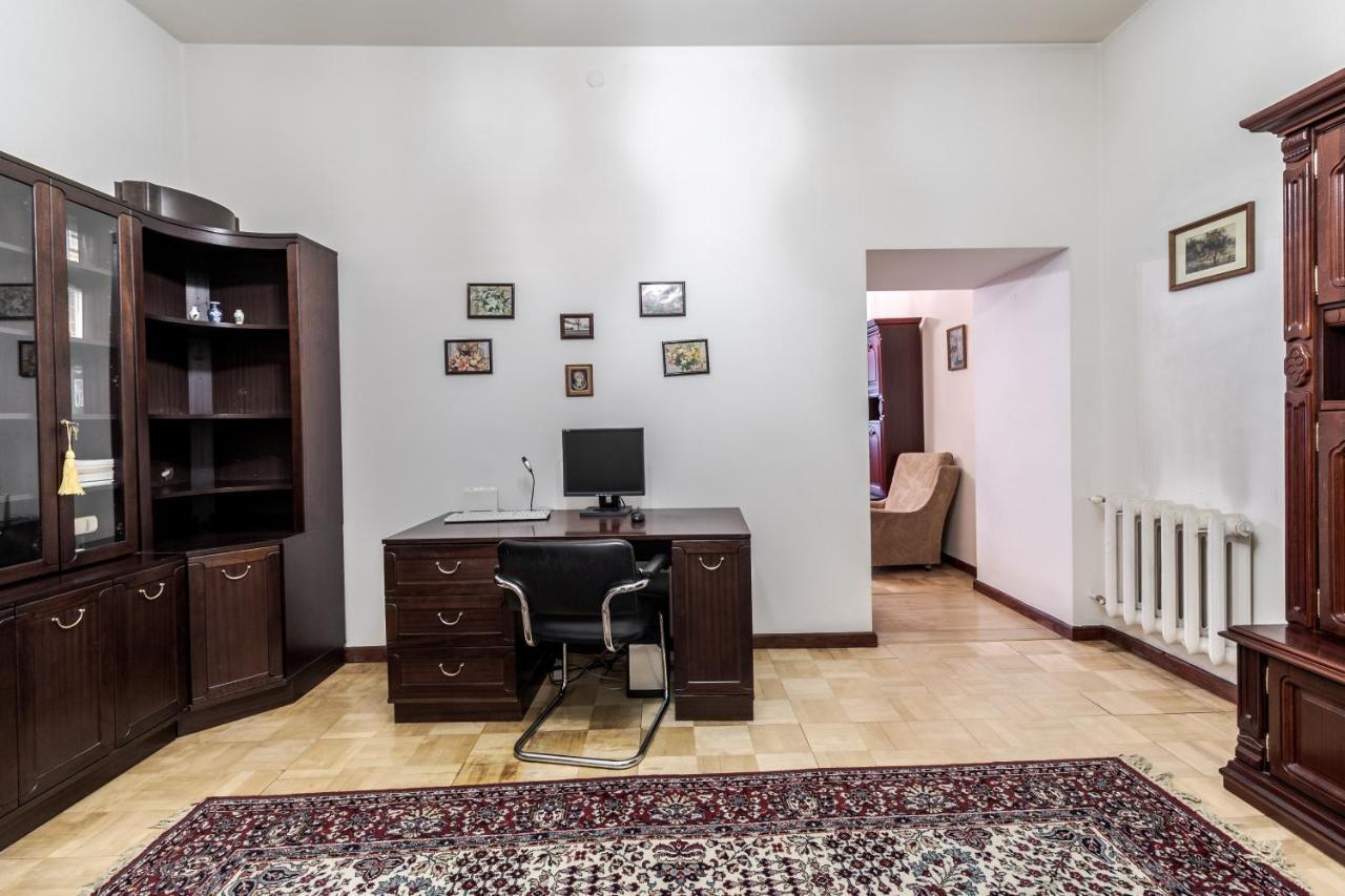 Doroshenka Antique Apartment Львов Экстерьер фото